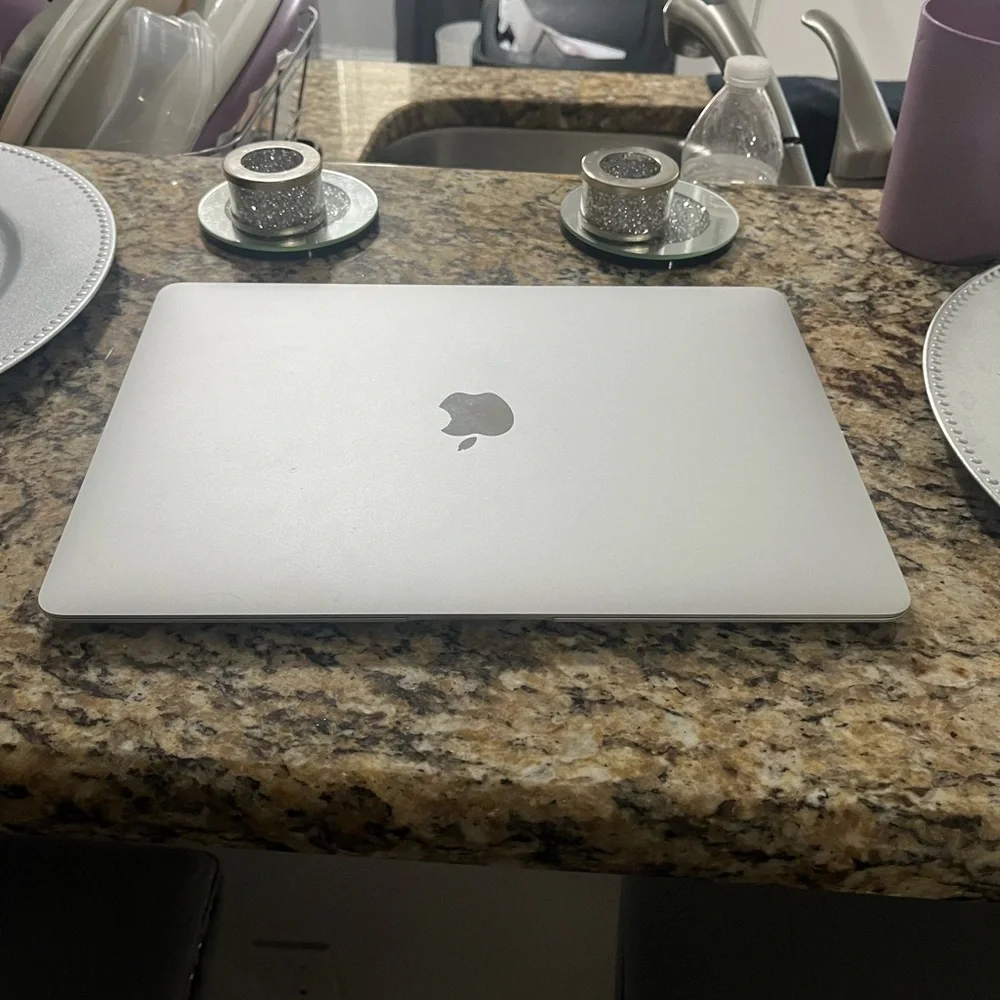 Apple MacBook Laptop